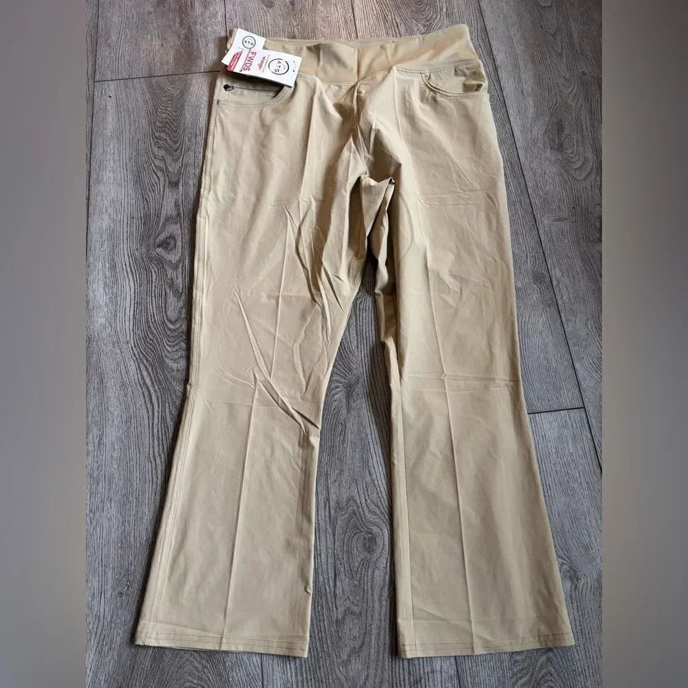 Wrangler ATG Women's Fwds Pull-on Kick Flare Pant
